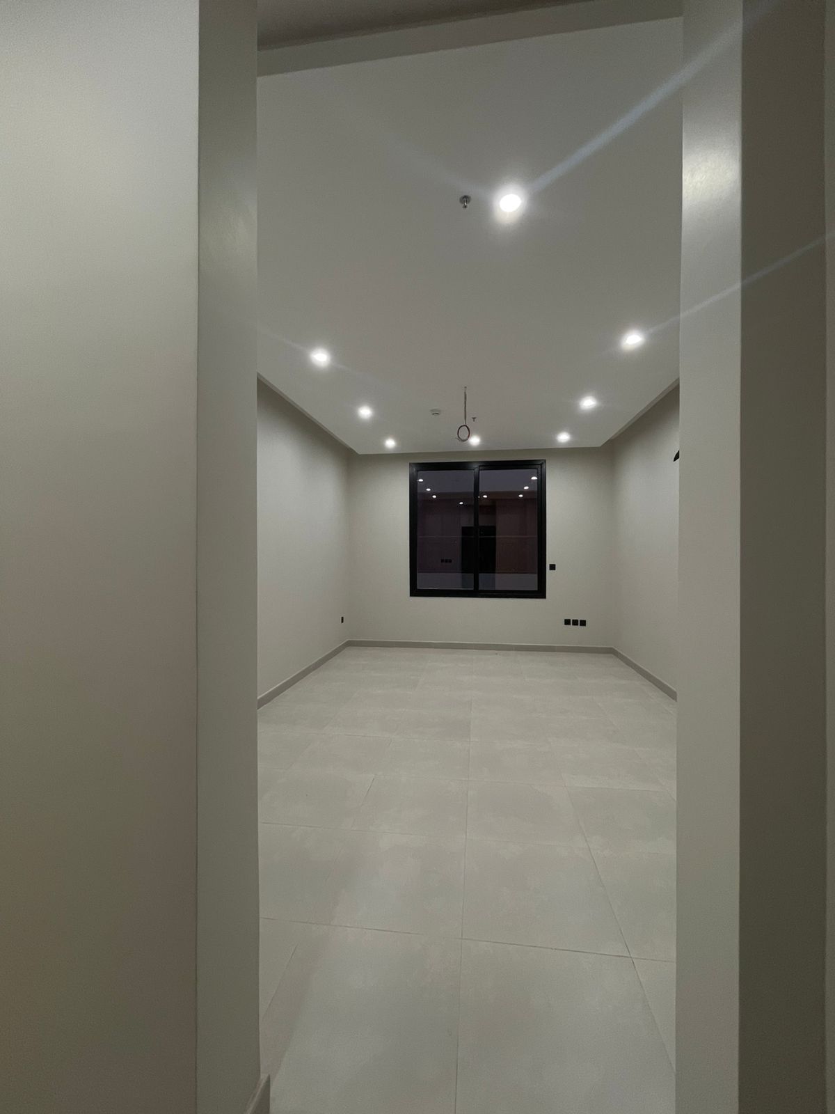 🏙️ **Luxury Apartment for Rent - Prime Capital Location**  